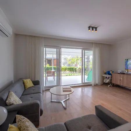 Villa Palladium Side