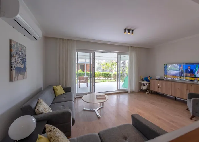 Villa Palladium Side